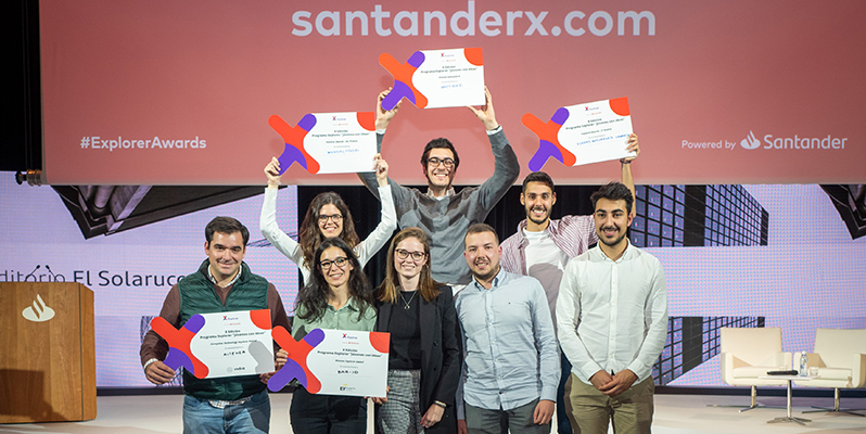 El estudiante Carlos Roca, Premio Explorer Santander en Tecnología Disruptiva